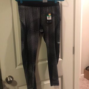 Nike hypercool workout pants